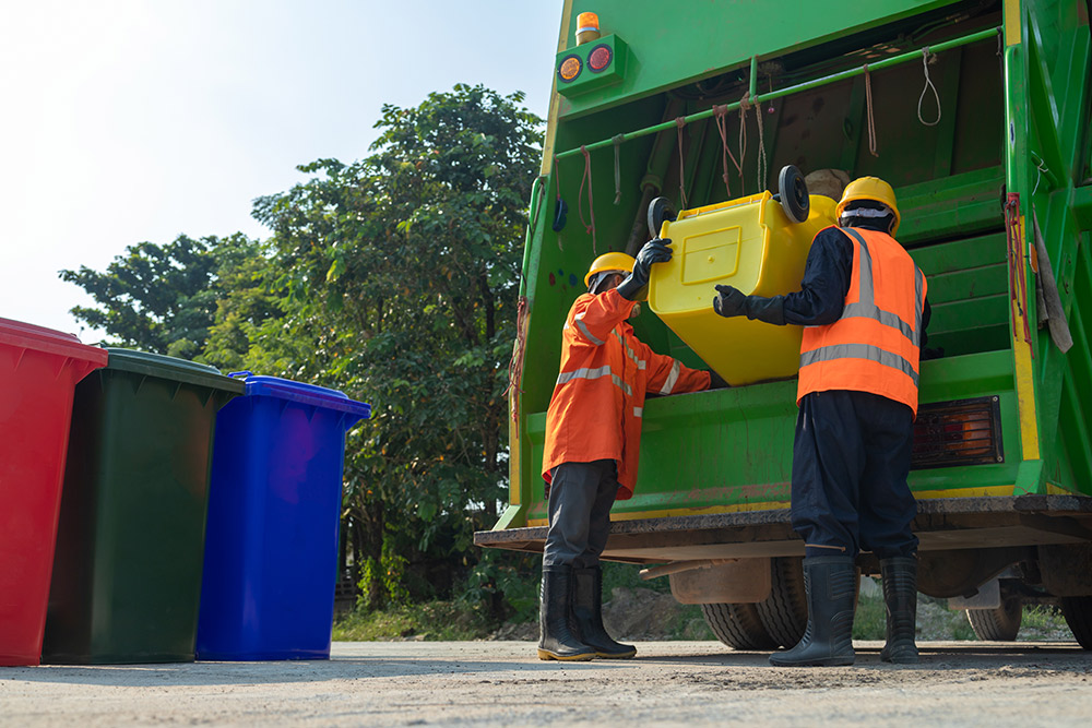 Garbage truck